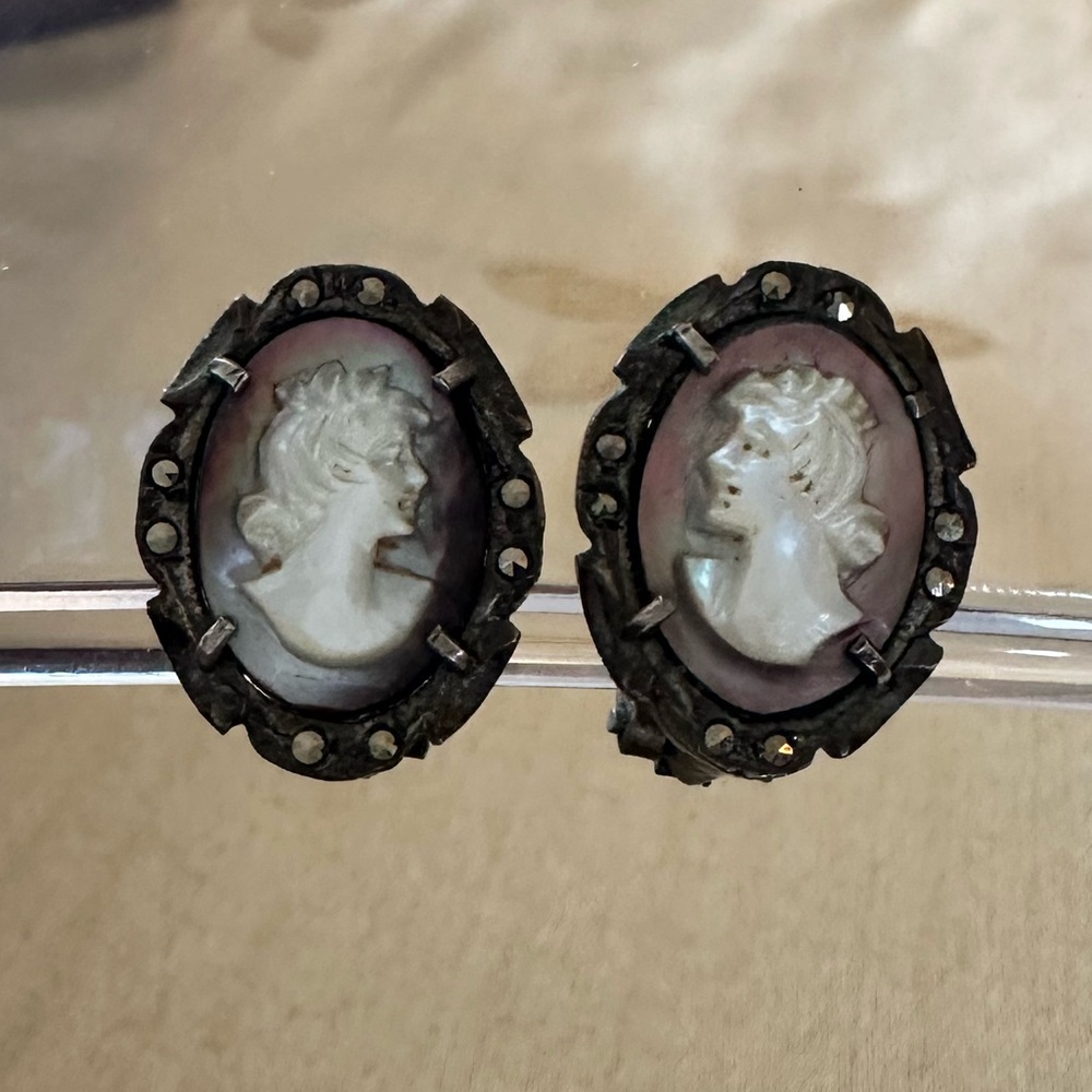 Vintage 800 Silver Carved Abalone Mother of Pearl Shell Cameo Clip On Earrings.